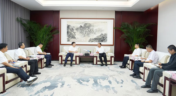 岳文彦一行造访湖北机场集团党委书记、董事长李忠禄
